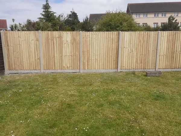 Closeboard garden fencing – one of the fencing styles in Weston-super-Mare installed by Mr Fencer